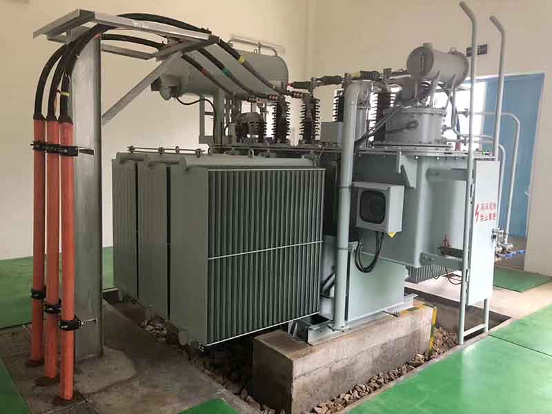 Porovnanie distribučného transformátora medzi vyššie a pod 800 kVA